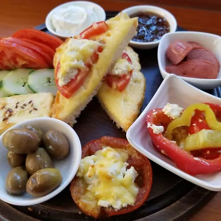 Gjoci Hotel 3*